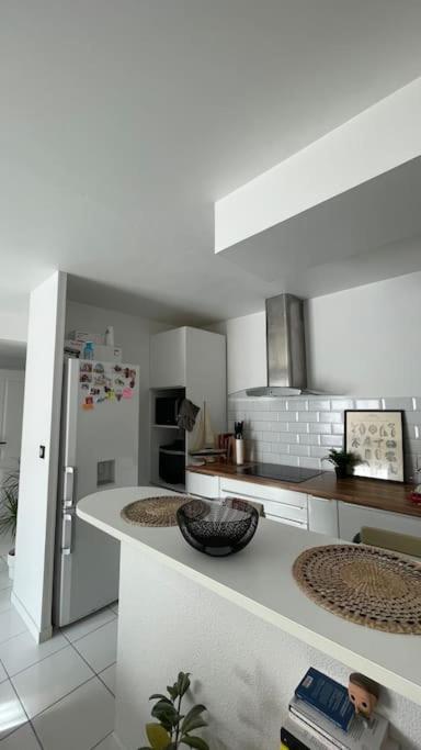 Appartement De Luca Saint-Andre-de-Cubzac Bagian luar foto